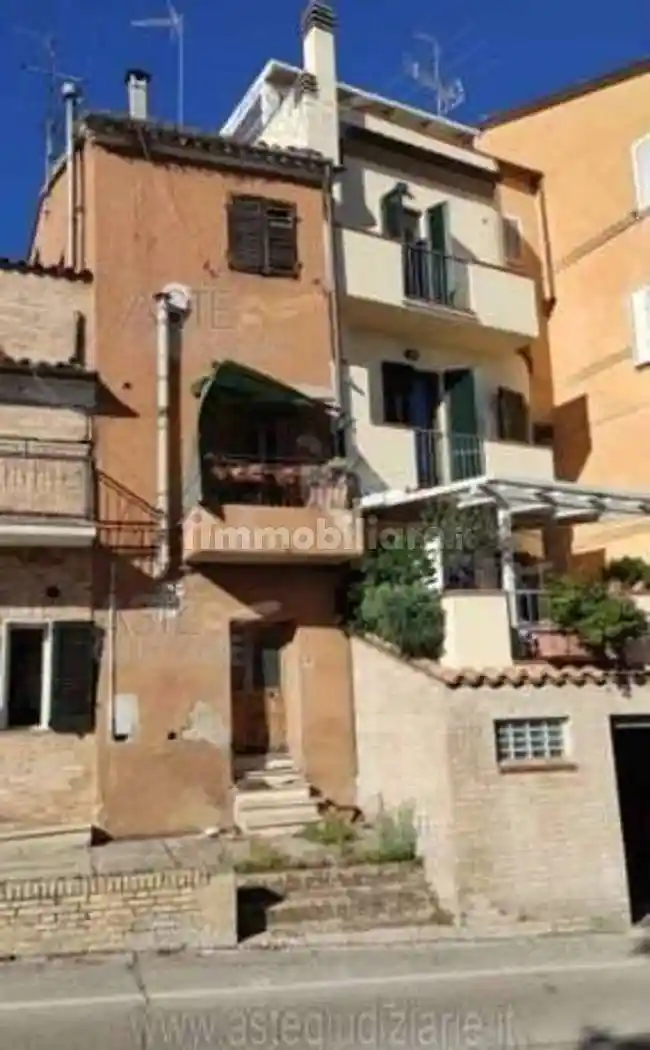 Palazzo - Stabile in vendita a Castelfidardo