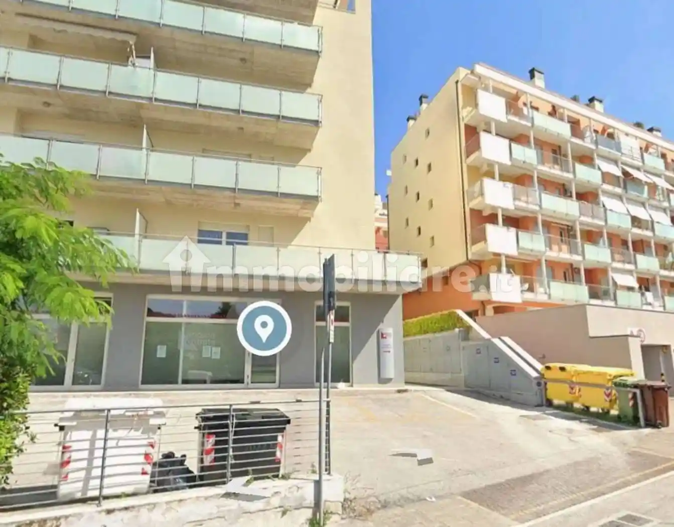 Palazzo - Stabile in vendita a Monte San Vito