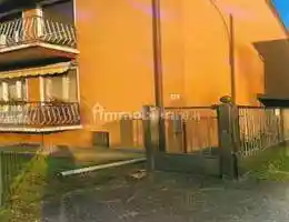 Appartamento in vendita a Angera