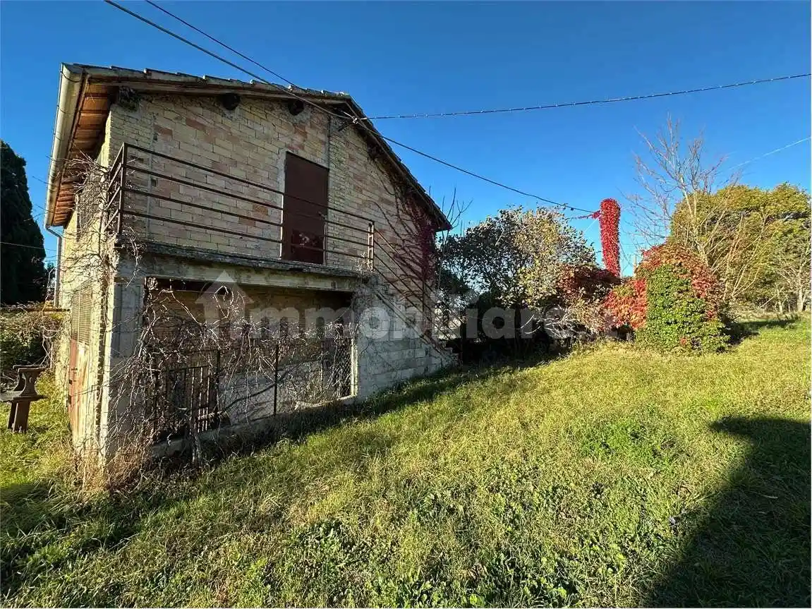 Rustico - Casale in vendita a Gualdo Tadino