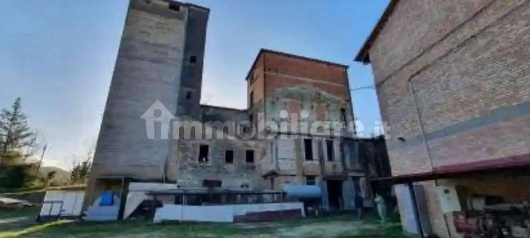 Palazzo - Stabile in vendita a Castrocaro Terme e Terra del Sole