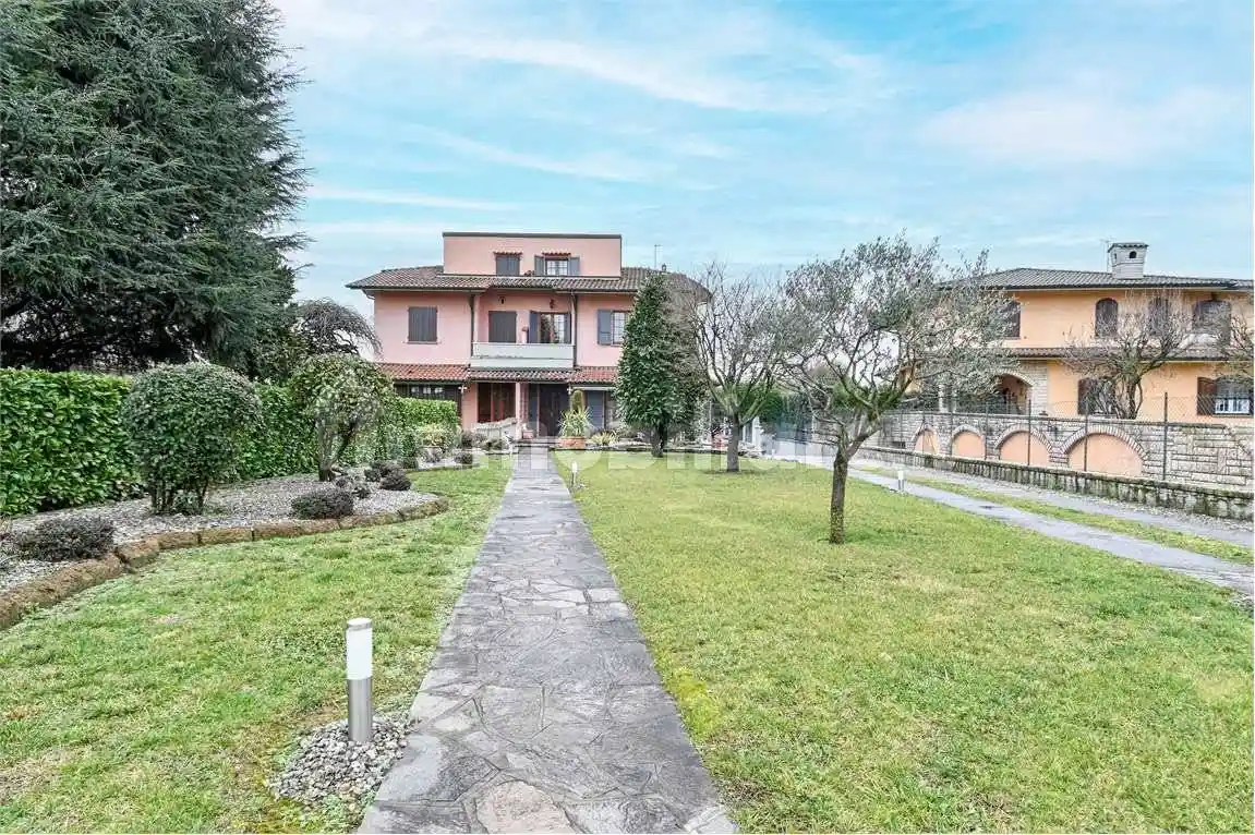 Villa in vendita a Ghisalba