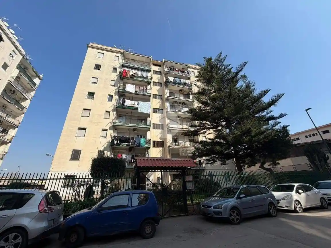Appartamento in vendita a Napoli