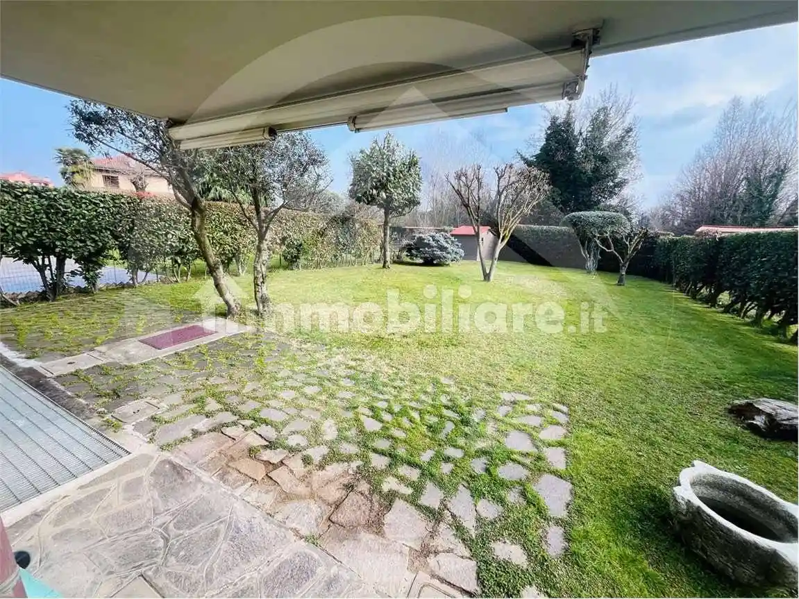 Villa in vendita a Paderno Dugnano