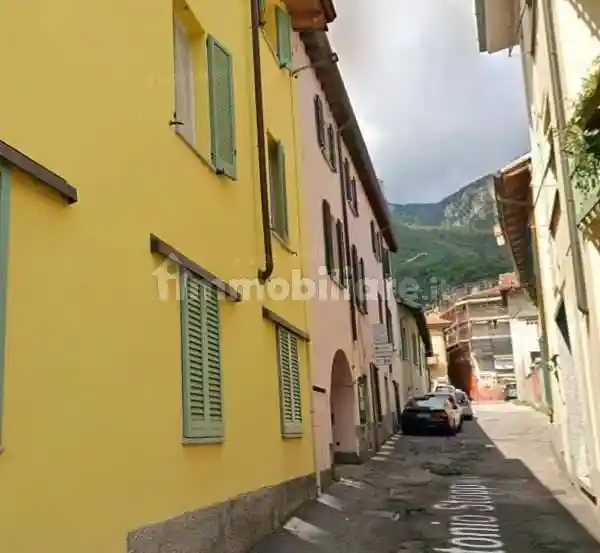 Appartamento in vendita a Valmadrera