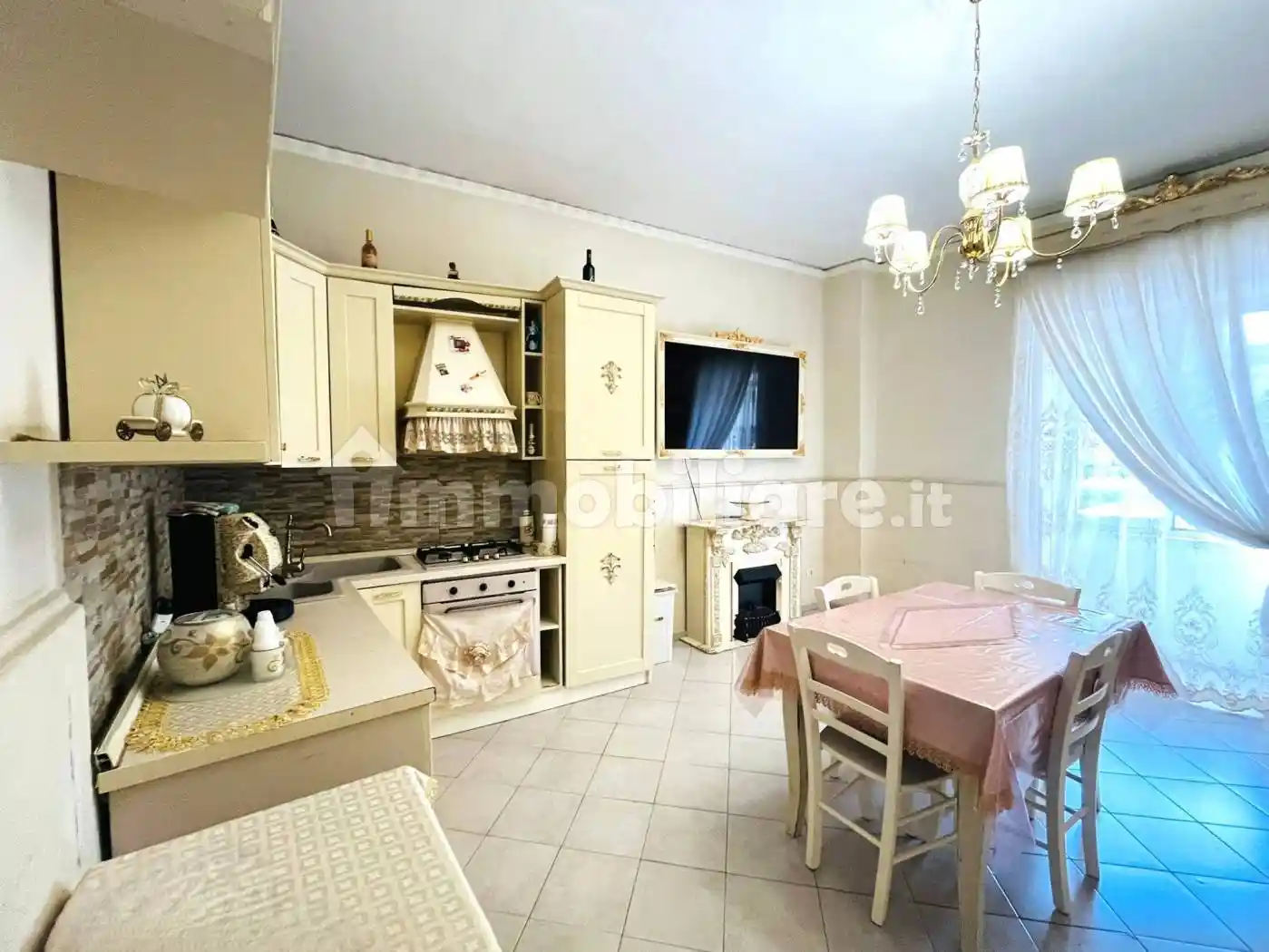 Appartamento in vendita a Napoli