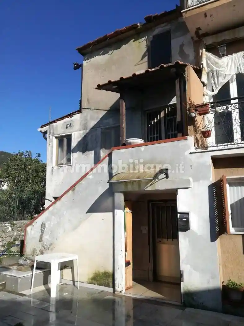 Casa indipendente in vendita a Carrara