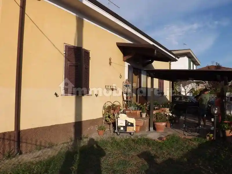 Casa indipendente in vendita a Carrara