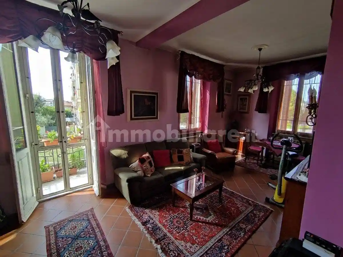 Casa indipendente in vendita a Carrara