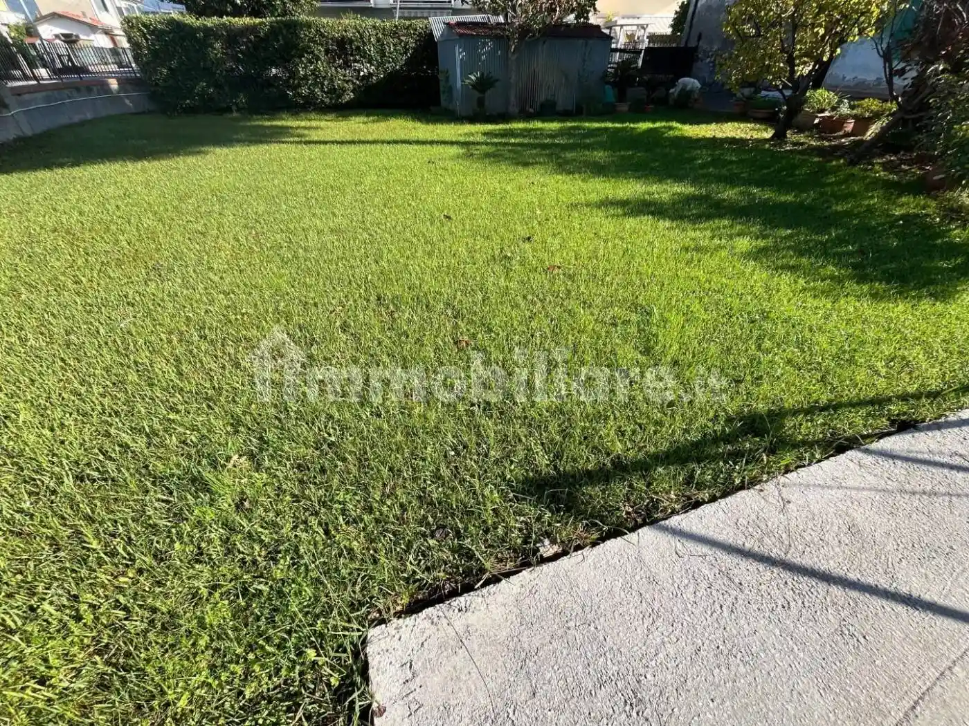 Casa indipendente in vendita a Massa