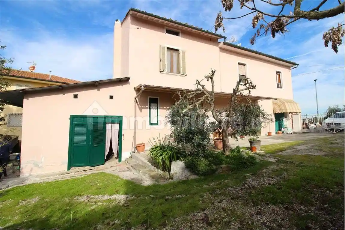 Casa indipendente in vendita a Santa Maria a Monte