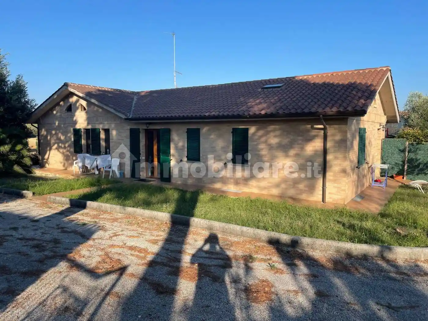 Villa in affitto a Camerano