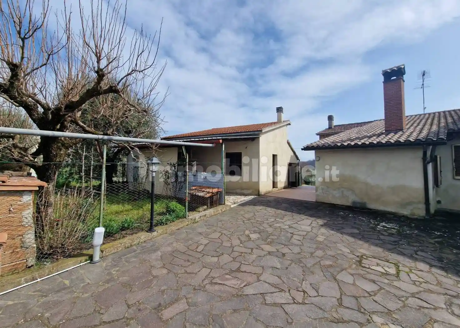 Casa indipendente in vendita a Montecastrilli