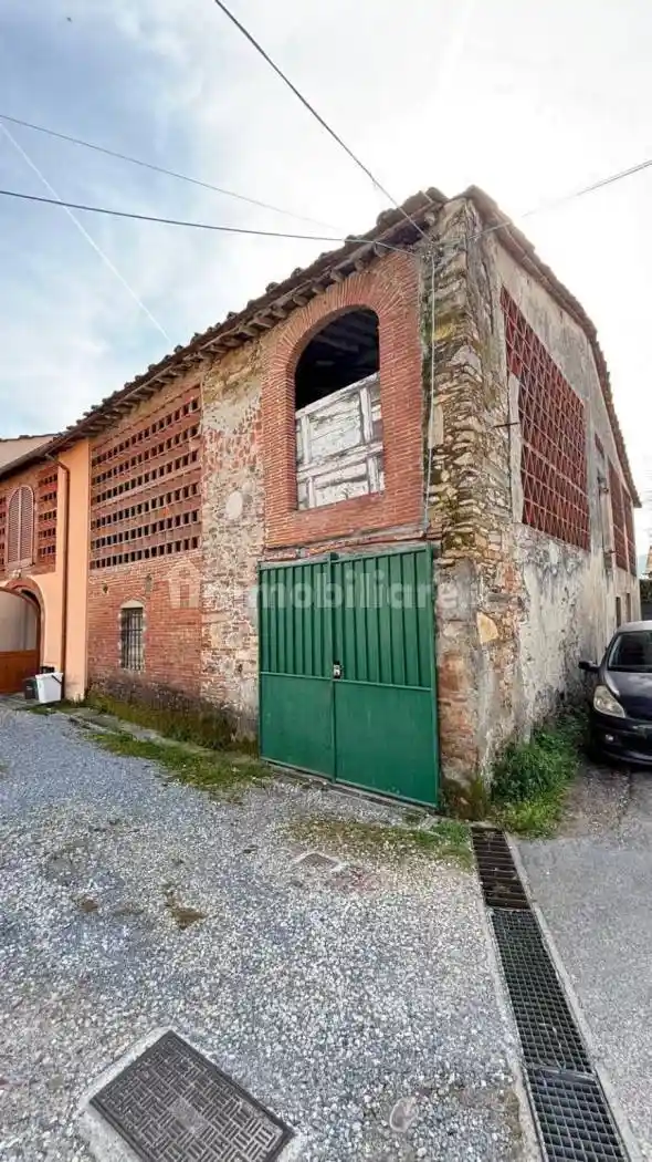 Rustico - Casale in vendita a Capannori