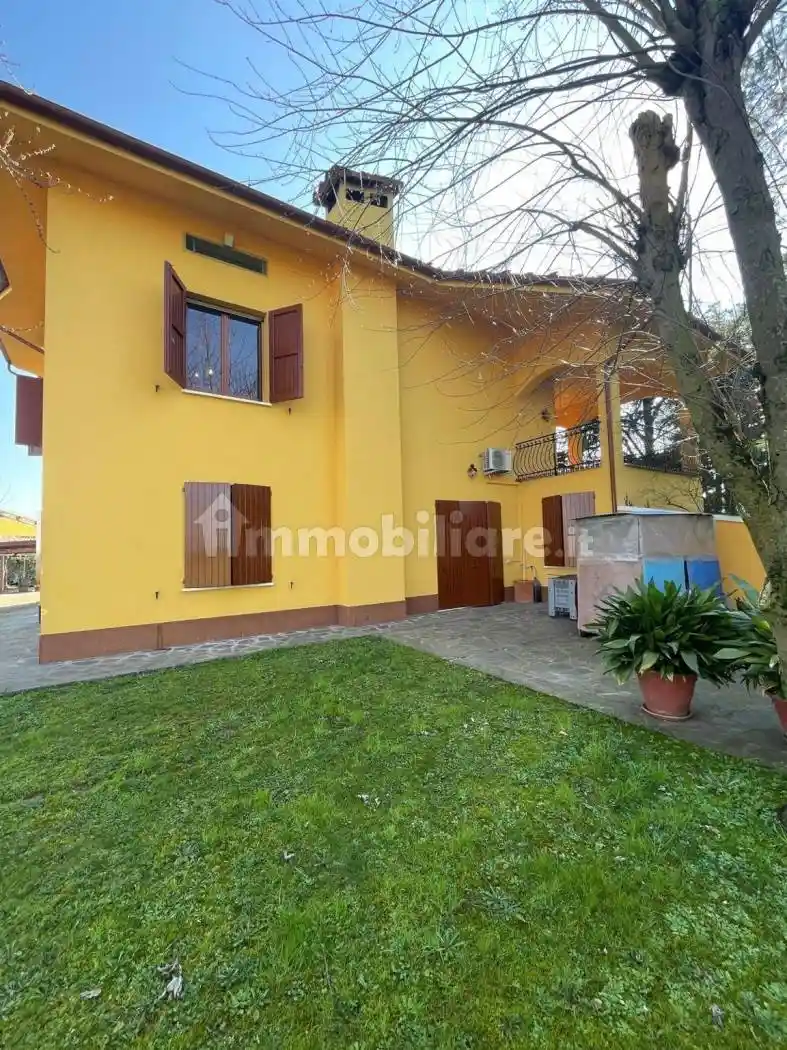Villa in vendita a Mirandola