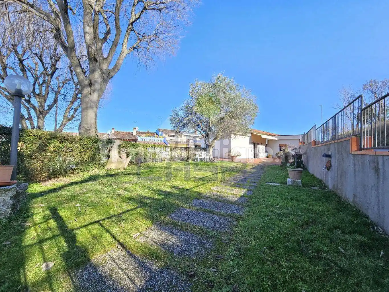 Casa indipendente in vendita a Lonato del Garda