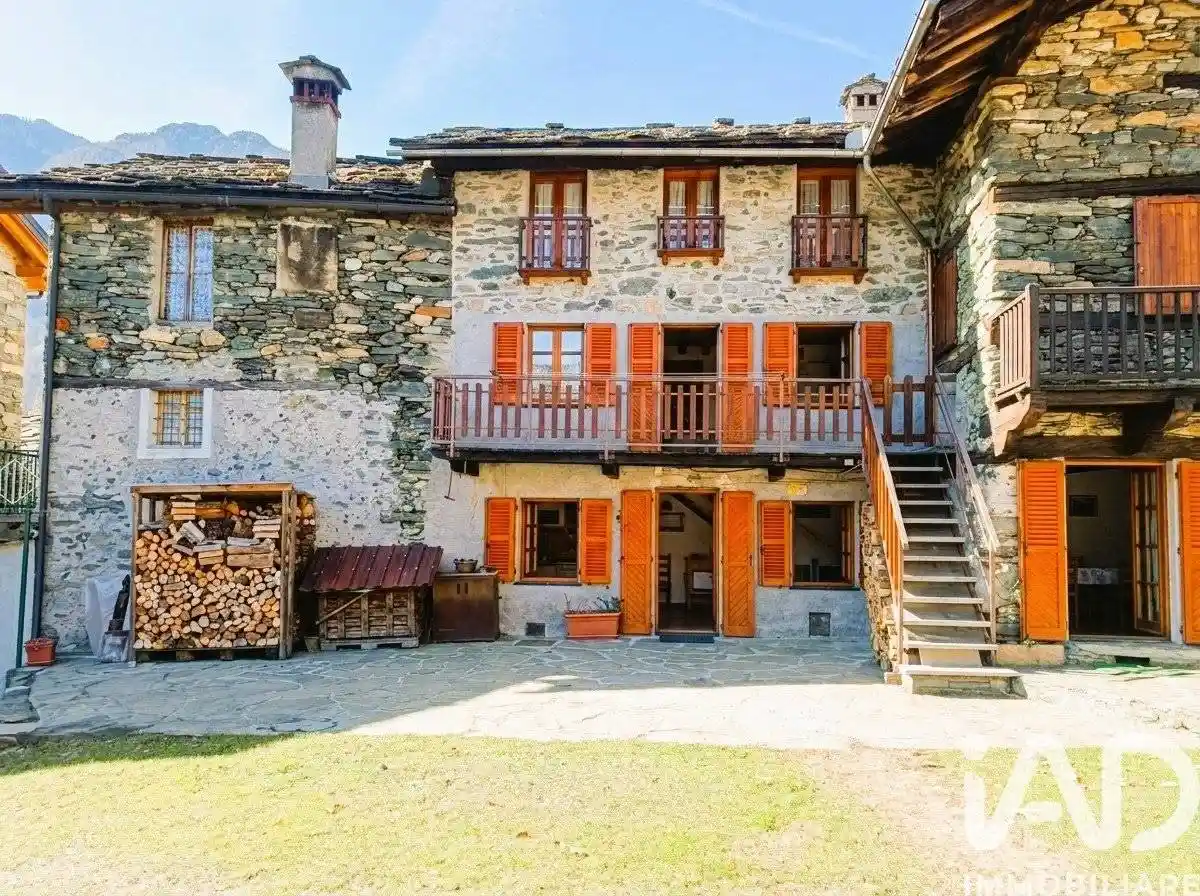 Casa indipendente in vendita a Ala di Stura