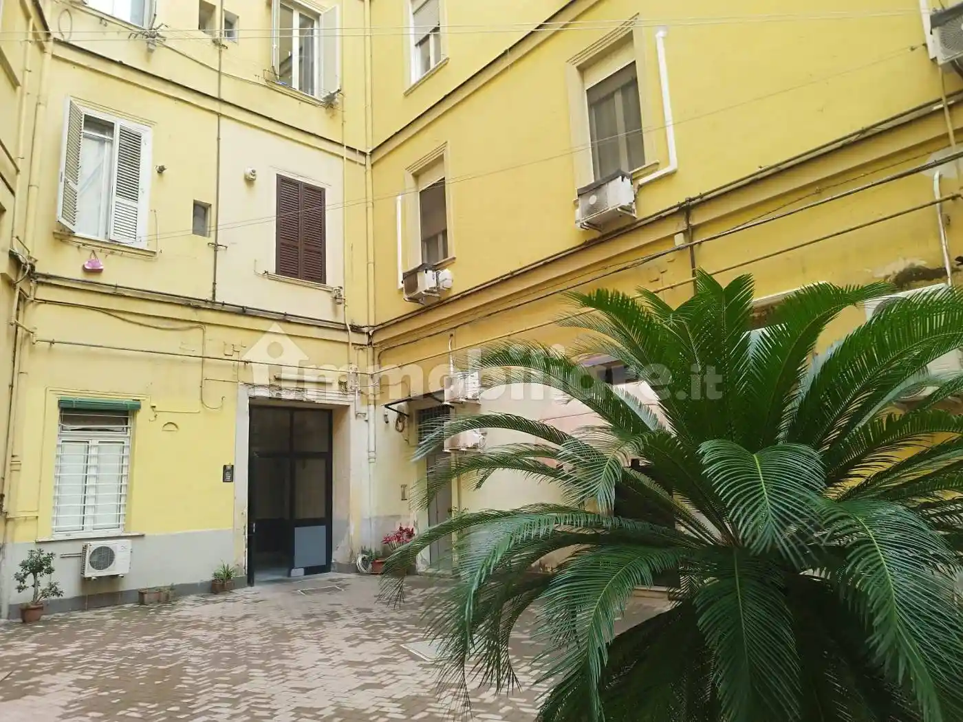 Appartamento in vendita a Napoli