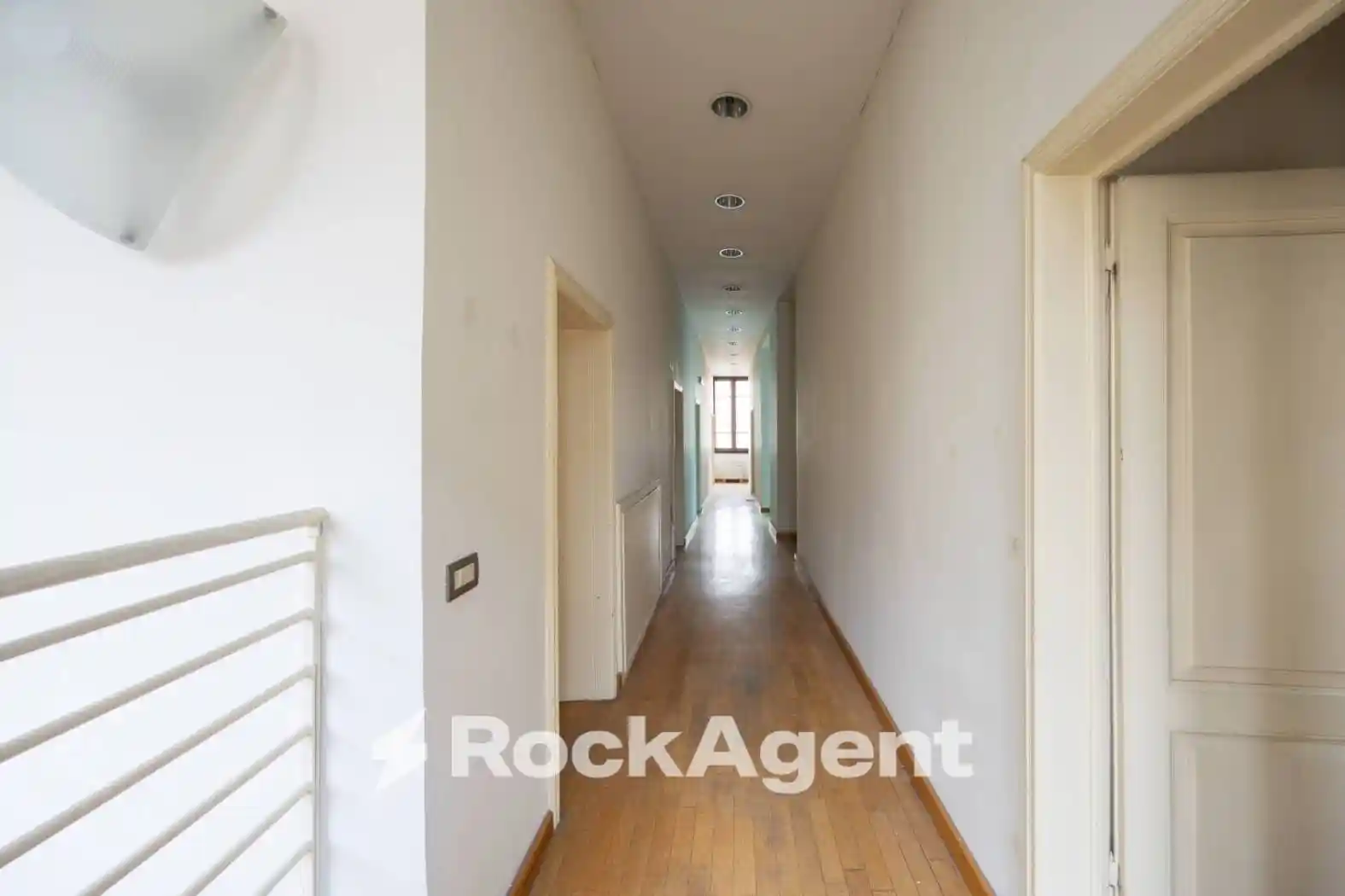 Palazzo - Edificio in affitto a Pistoia