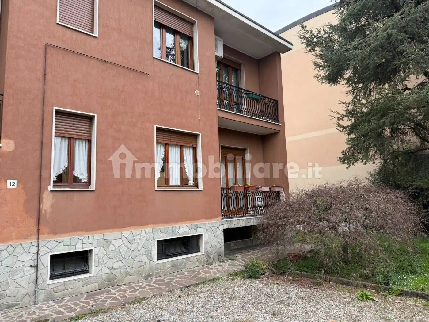 Appartamento in affitto a Vedano al Lambro