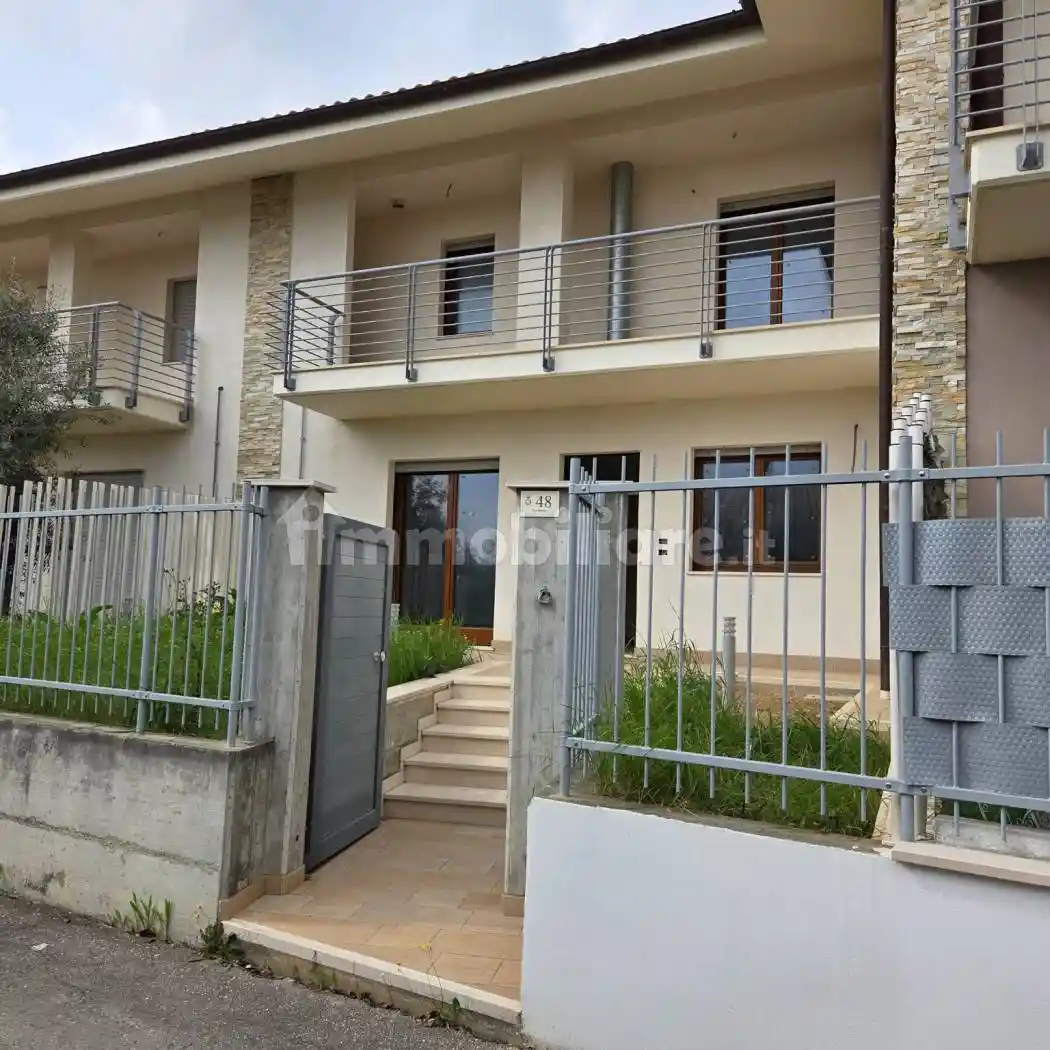 Villetta a schiera in vendita a Loreto Aprutino