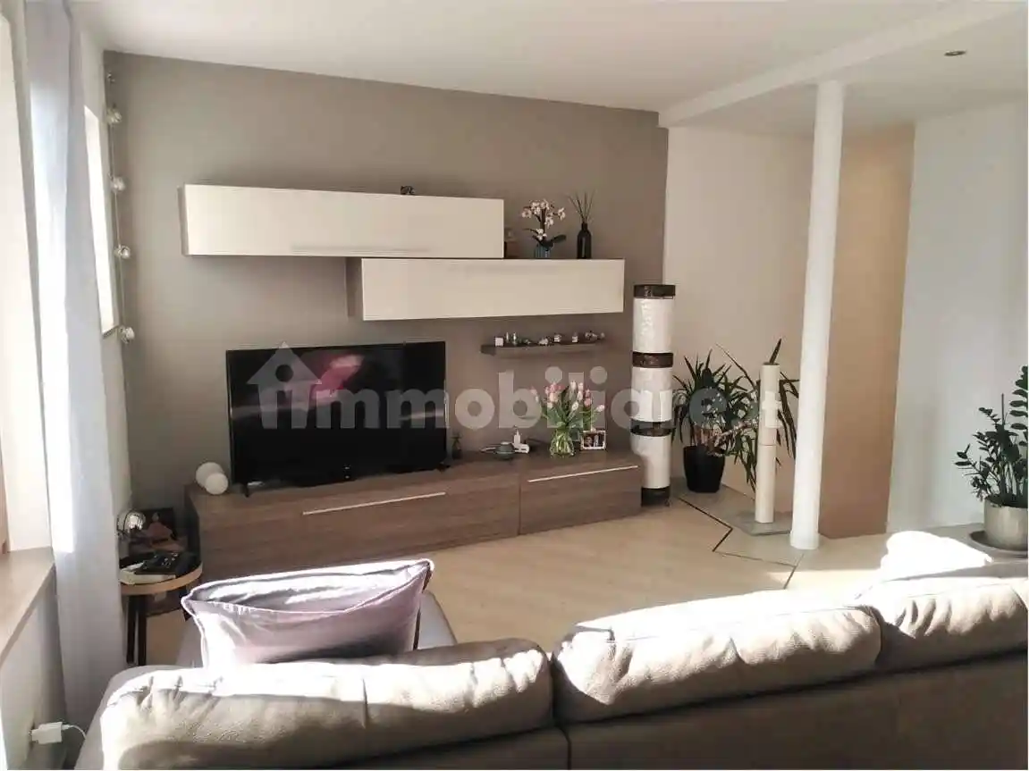 Casa indipendente in vendita a Villa Lagarina