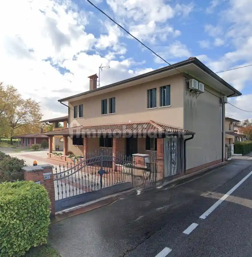 Villa in vendita a Fiume Veneto