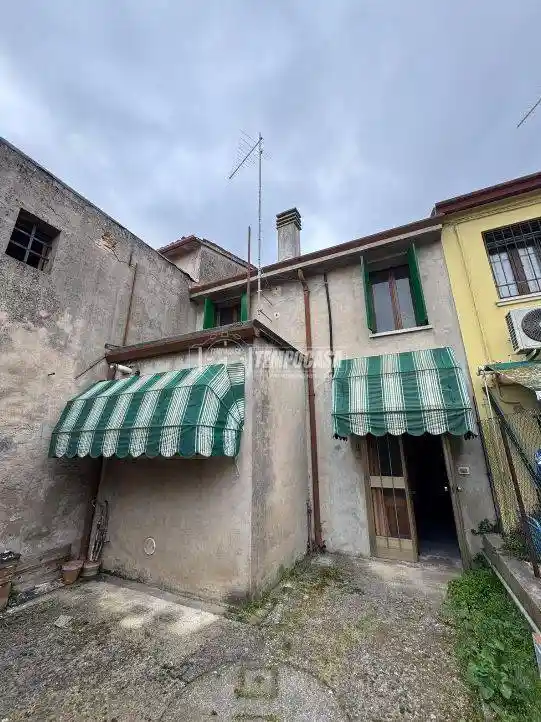 Casa indipendente in vendita a Rovigo