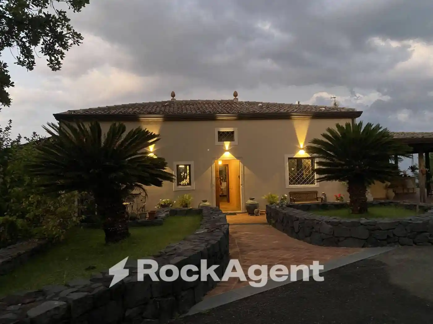 Rustico - Casale in vendita a Piedimonte Etneo