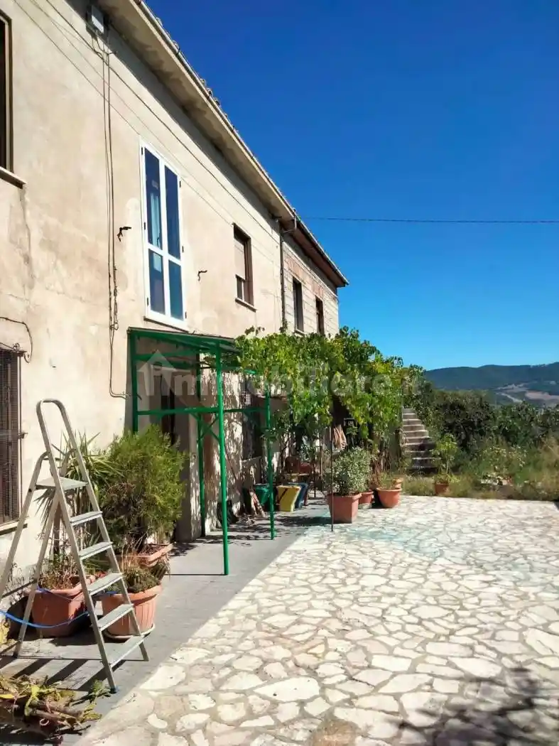 Villa in vendita a Roccaspinalveti