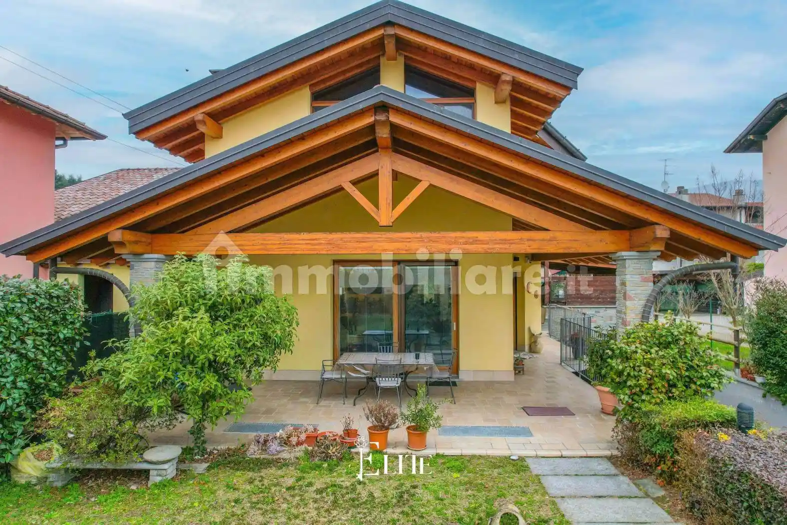 Villa in vendita a Besozzo