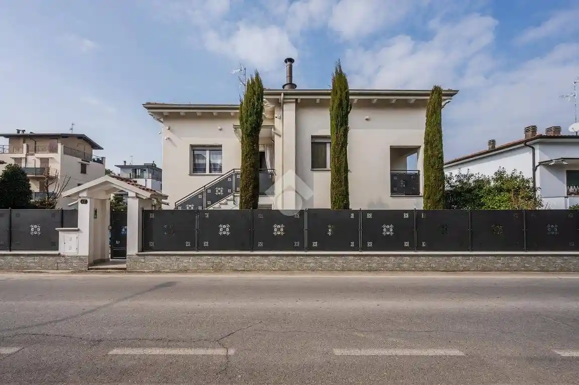 Villa in vendita a Castelfranco Emilia