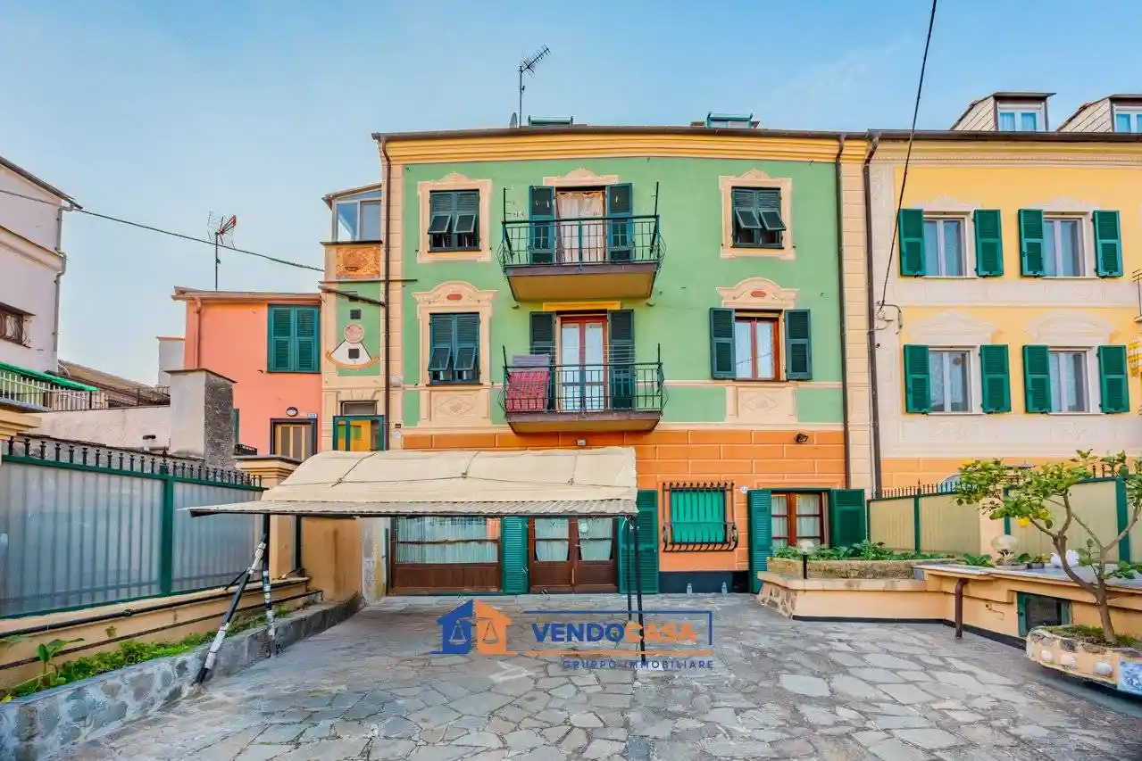 Palazzo - Edificio in vendita a Albisola Superiore