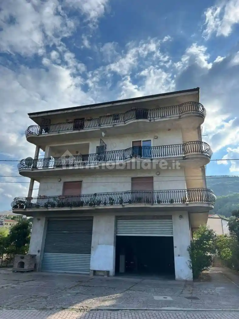 Appartamento in vendita a Paterno