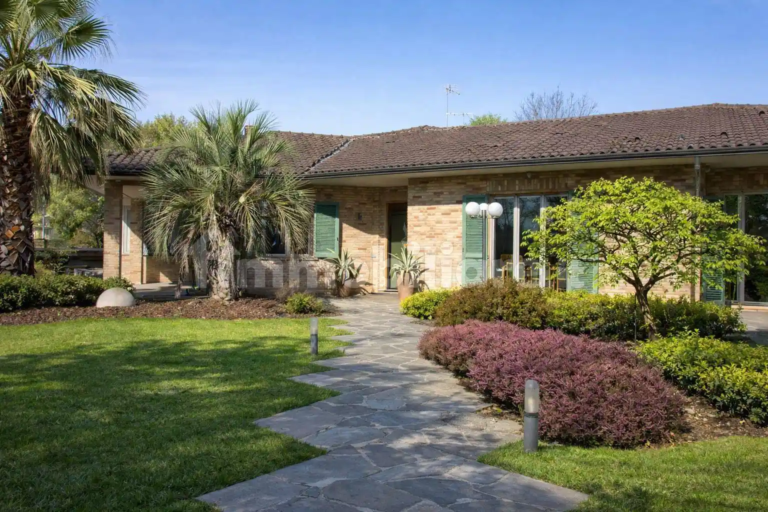 Villa in vendita a Lazzate