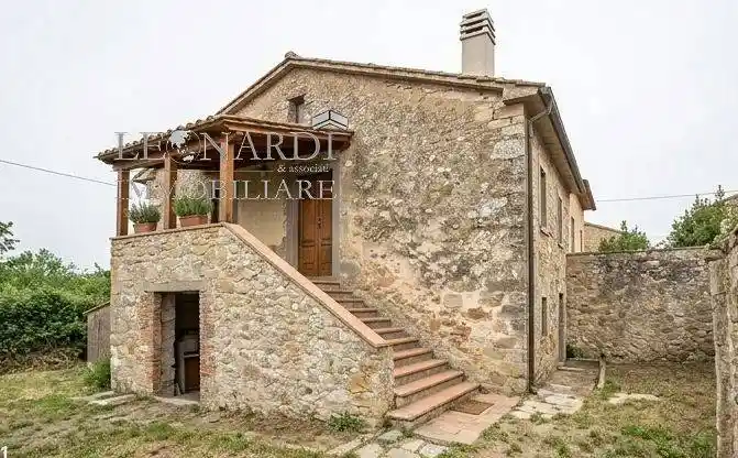 Rustico - Casale in vendita a Perugia