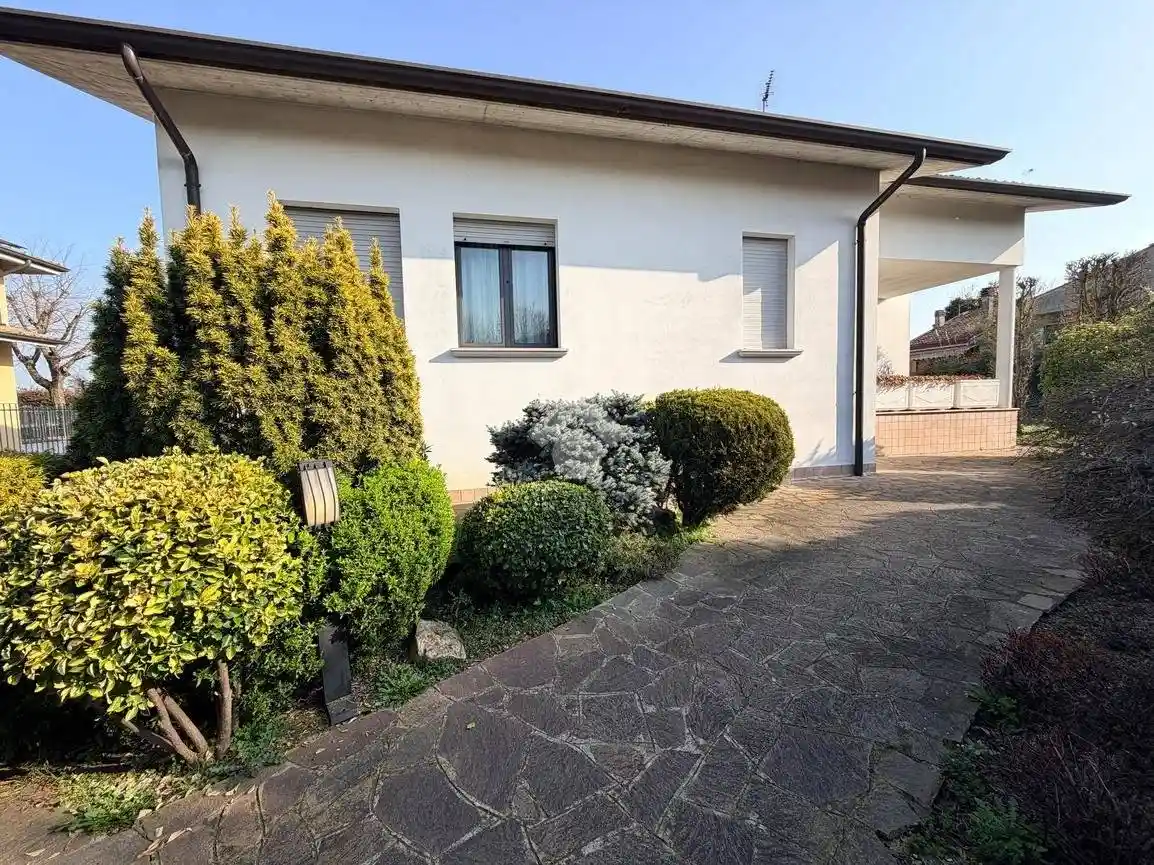 Villa in vendita a Manerbio