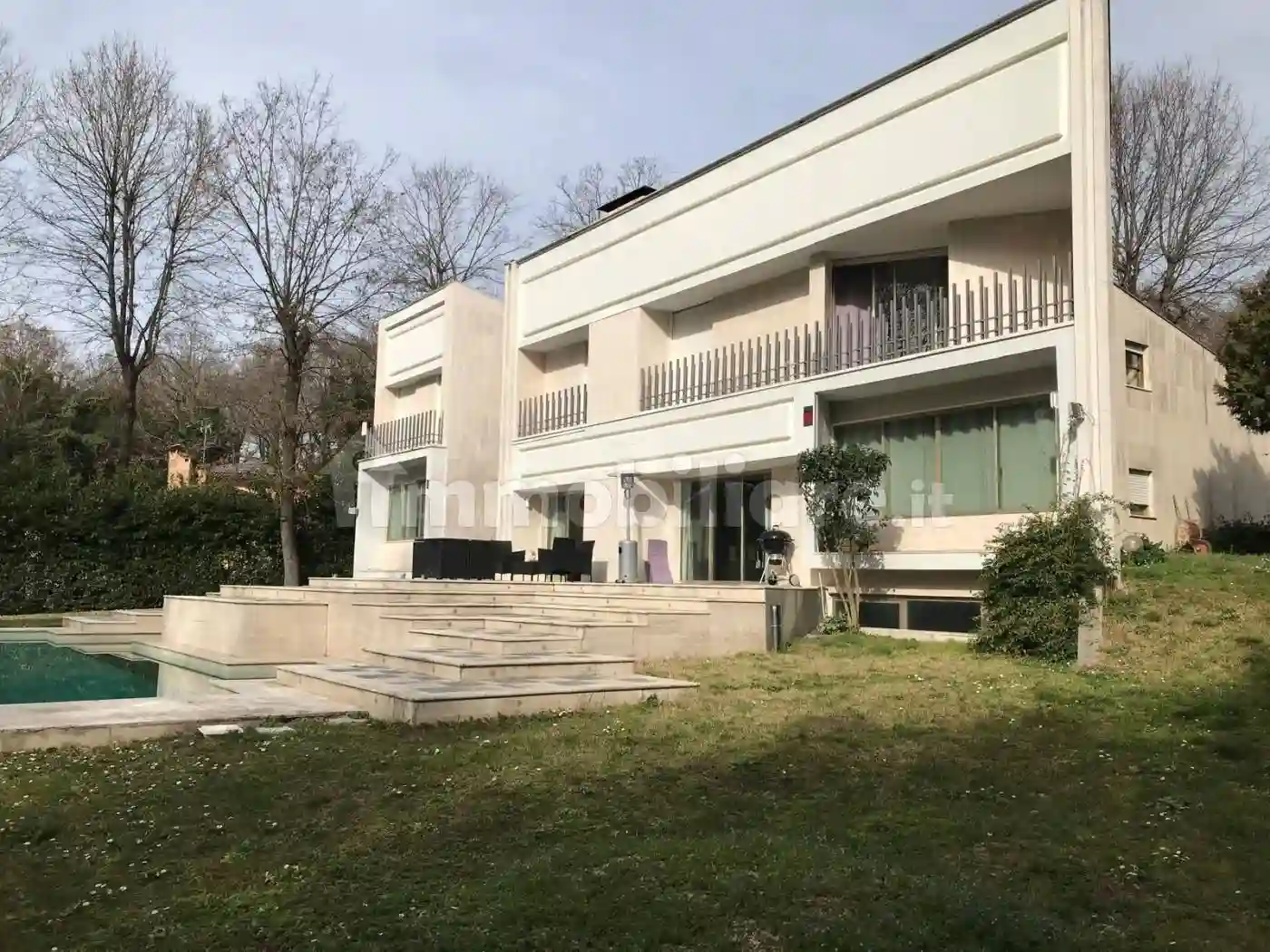 Villa - foto 2