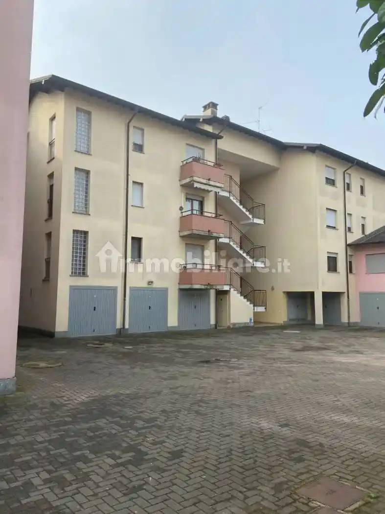 Appartamento in vendita a Rosate