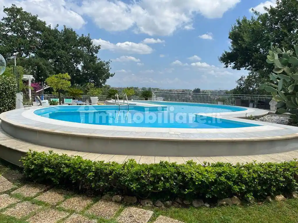 Villa in vendita a Roma