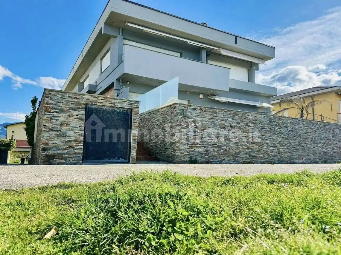 Appartamento in vendita a Carrara