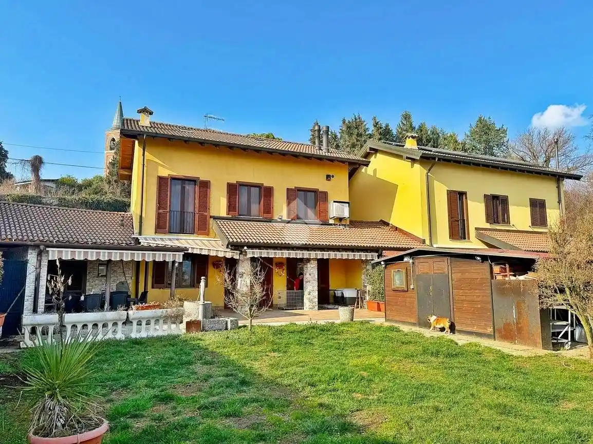 Villa in vendita a Varano Borghi