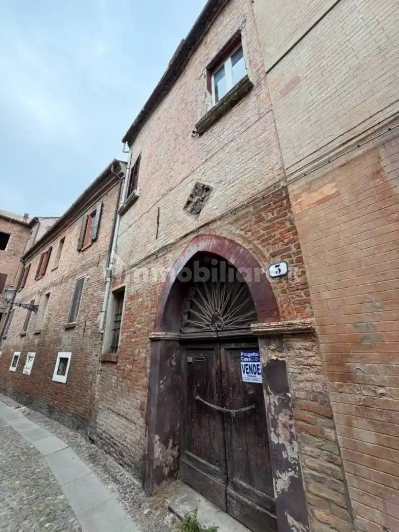 Casa indipendente in vendita a Ferrara