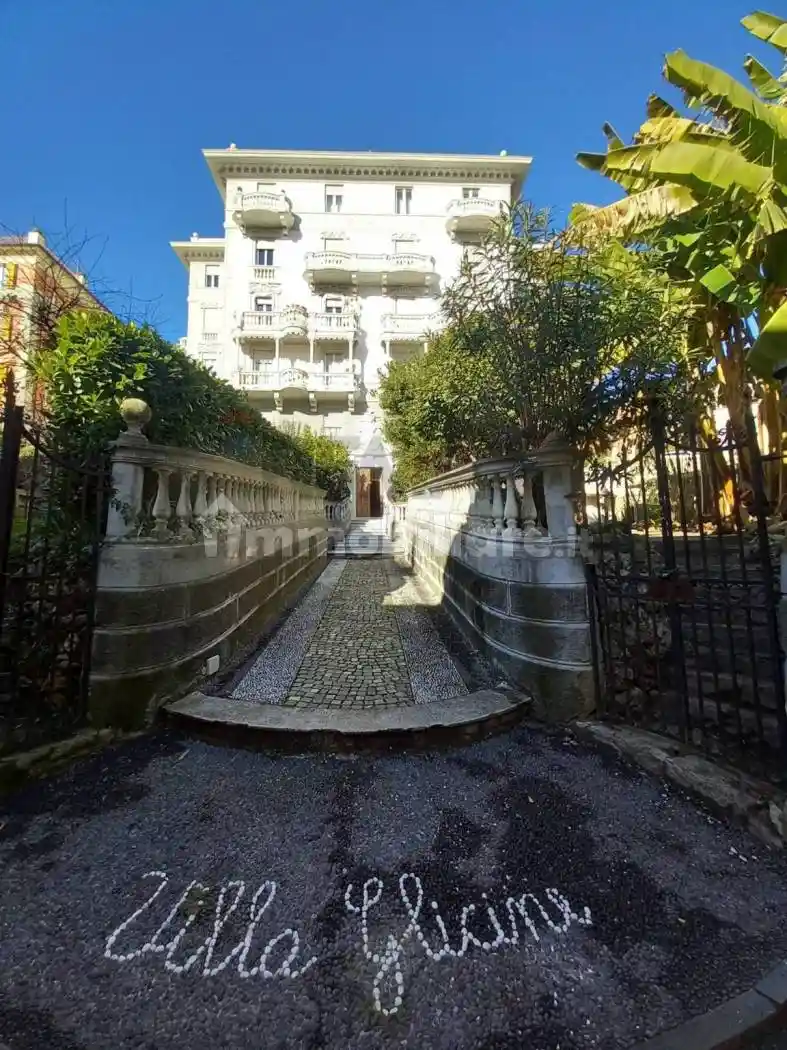 Appartamento in vendita a Genova