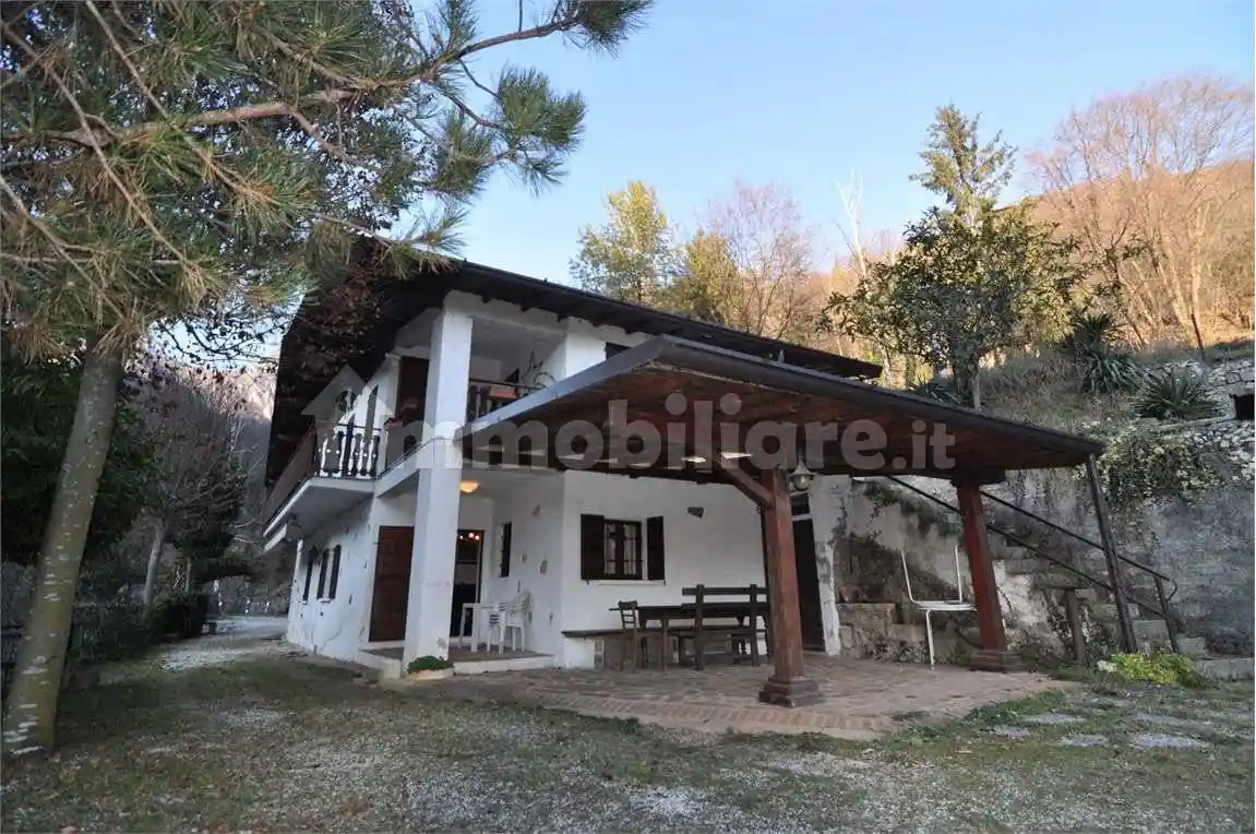 Villa in vendita a Nave