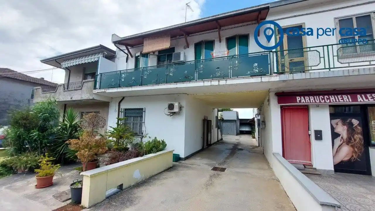 Appartamento in vendita a Riva del Po