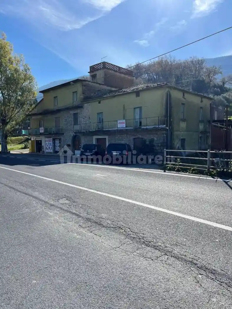 Palazzo - Edificio in vendita a Roccadaspide