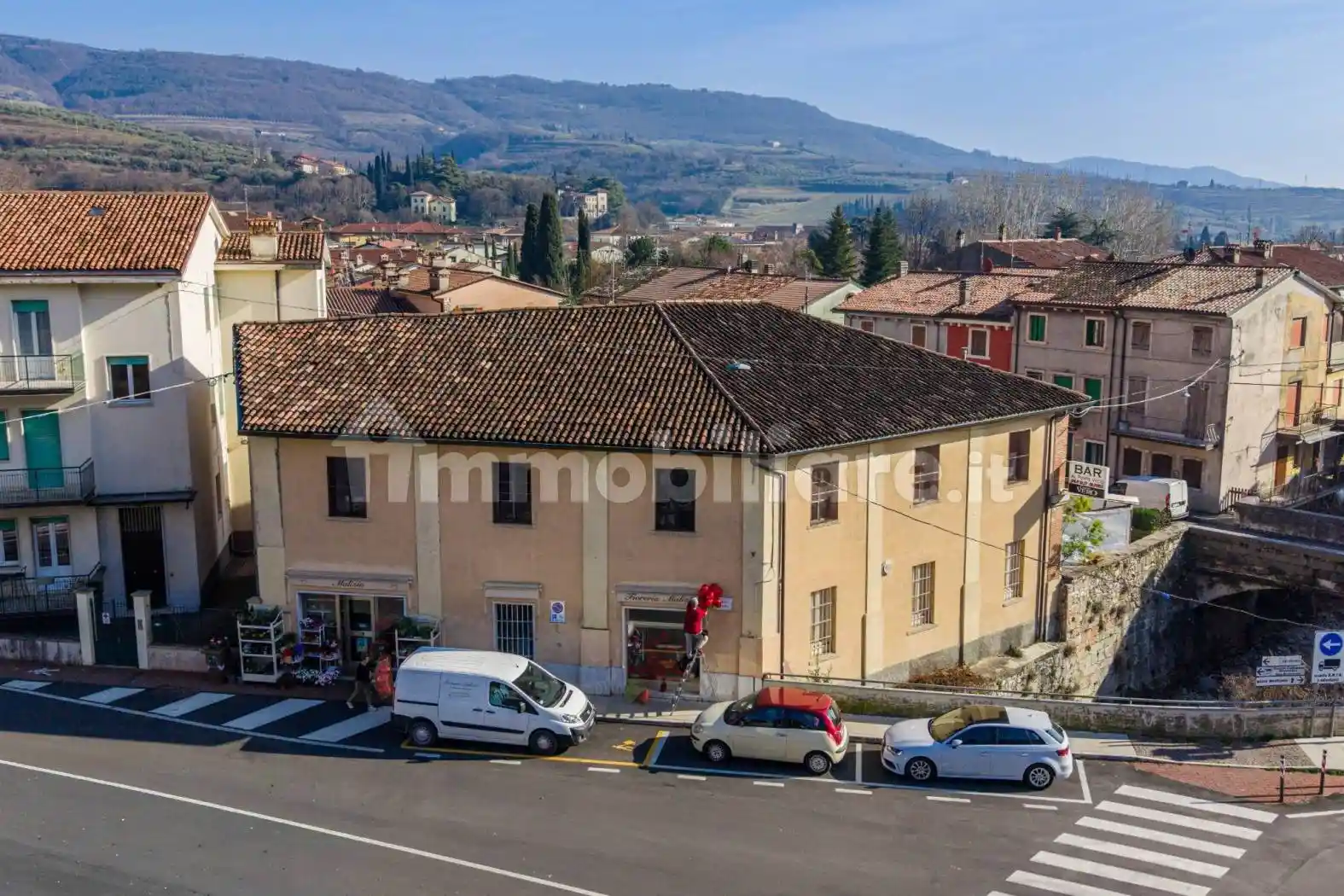 Palazzo - Edificio in vendita a Grezzana
