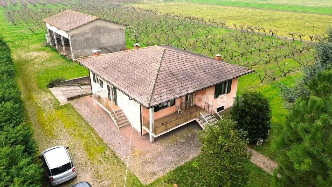 Villa in vendita a Valeggio sul Mincio