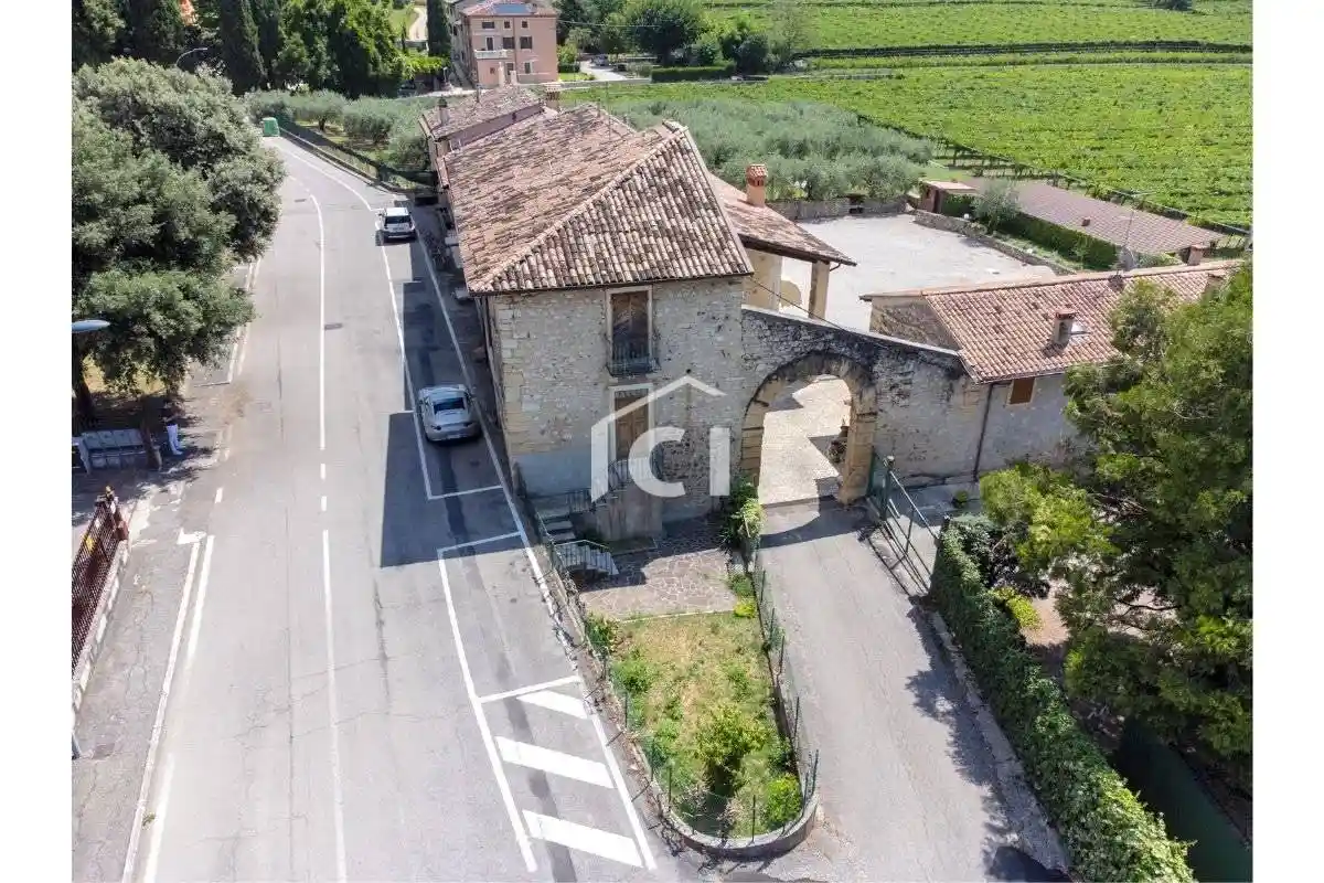 Rustico - Casale in vendita a San Pietro in Cariano